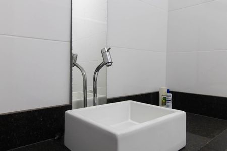 Casa à venda com 142m², 3 quartos e 2 vagas Casa à venda com 142m², 3 quartos e 2 vagasBanheiro Social