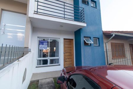 Casa à venda com 142m², 3 quartos e 2 vagas Casa à venda com 142m², 3 quartos e 2 vagasFachada