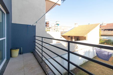 Casa à venda com 142m², 3 quartos e 2 vagas Casa à venda com 142m², 3 quartos e 2 vagasVaranda
