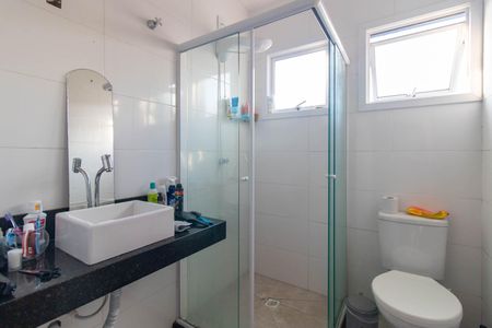Casa à venda com 142m², 3 quartos e 2 vagas Casa à venda com 142m², 3 quartos e 2 vagasBanheiro do Quarto 1