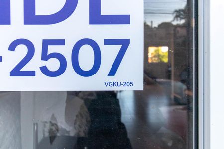 Casa à venda com 142m², 3 quartos e 2 vagas Casa à venda com 142m², 3 quartos e 2 vagasPlaca