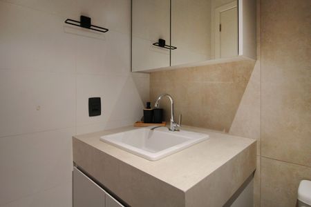 Banheiro de kitnet/studio à venda com 1 quarto, 39m² em Cruzeiro, Belo Horizonte