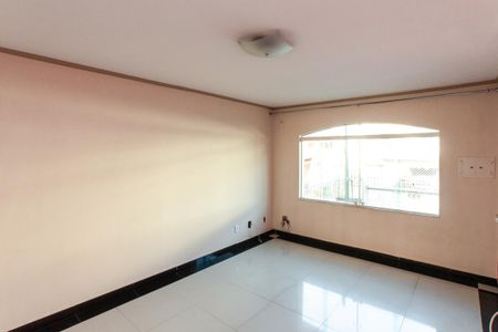 Sala de casa à venda com 3 quartos, 150m² em Vila Mazzei, São Paulo