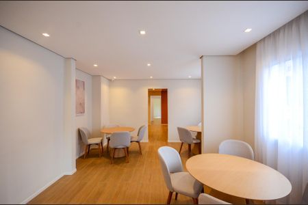 Apartamento para alugar com 32m², 2 quartos e sem vaga Apartamento para alugar com 32m², 2 quartos e sem vagaÁrea comum - Salão de festas