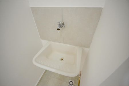 Cozinha de apartamento à venda com 2 quartos, 32m² em Parque Pan Americano, São Paulo