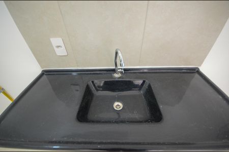 Cozinha de apartamento à venda com 2 quartos, 32m² em Parque Pan Americano, São Paulo