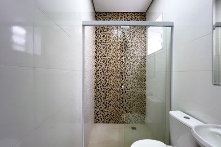 Banheiro de kitnet/studio para alugar com 1 quarto, 28m² em Vila Monumento, São Paulo