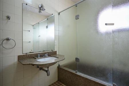 Casa para alugar com 800m², 5 quartos e 9 vagasBanheiro da Suíte  3