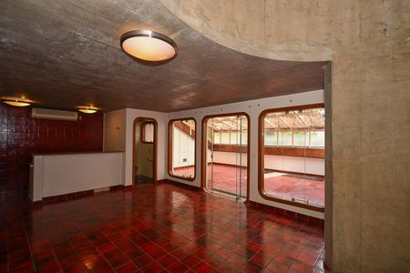 Casa para alugar com 800m², 5 quartos e 9 vagasSalão