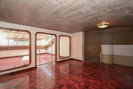 Casa para alugar com 800m², 5 quartos e 9 vagasSalão