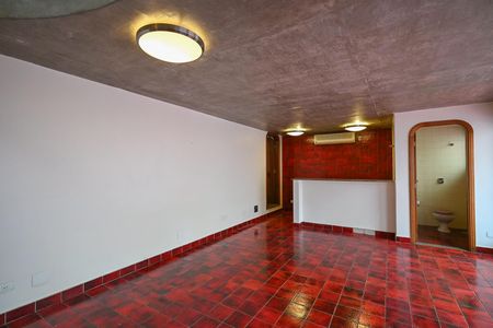 Casa para alugar com 800m², 5 quartos e 9 vagasSalão