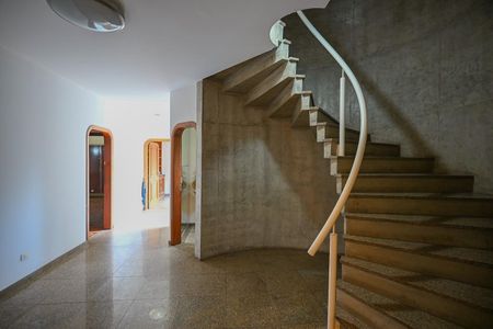 Casa para alugar com 800m², 5 quartos e 9 vagasHall de Entrada