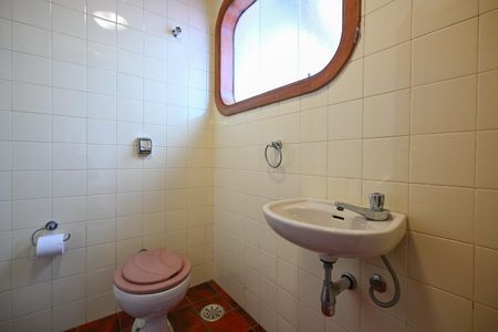 Casa para alugar com 800m², 5 quartos e 9 vagasLavabo do Salão 
