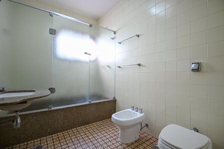 Casa para alugar com 800m², 5 quartos e 9 vagasBanheiro da Suíte  3