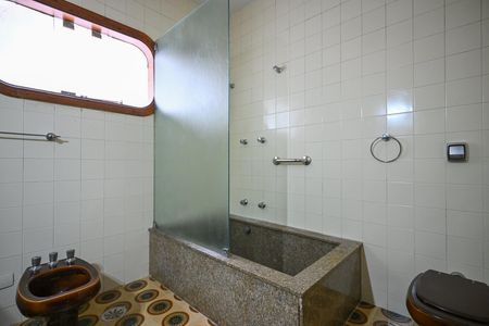 Casa para alugar com 800m², 5 quartos e 9 vagasBanheiro Suíte 5