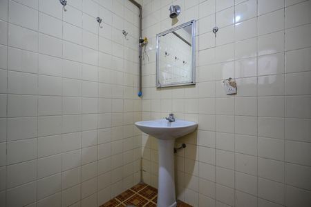 Casa para alugar com 800m², 5 quartos e 9 vagasBanheiro de Serviço