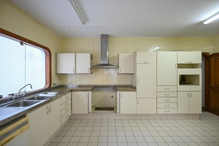 Casa para alugar com 800m², 5 quartos e 9 vagasCozinha