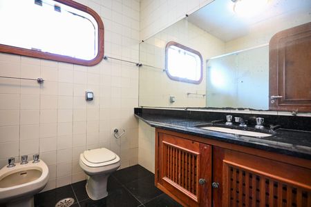 Casa para alugar com 800m², 5 quartos e 9 vagasBanheiro Suíte 2
