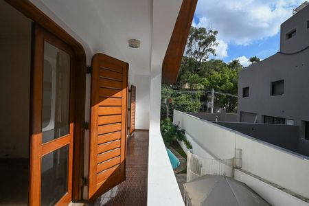 Casa para alugar com 800m², 5 quartos e 9 vagasVaranda da Suíte 1