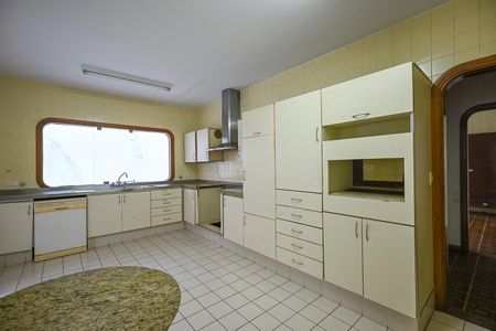 Casa para alugar com 800m², 5 quartos e 9 vagasCozinha