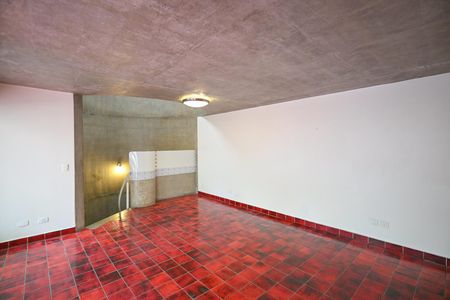 Casa para alugar com 800m², 5 quartos e 9 vagasSalão