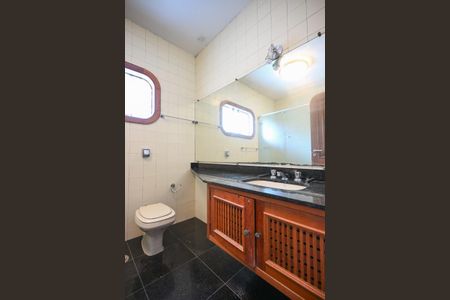 Casa para alugar com 800m², 5 quartos e 9 vagasBanheiro Suíte 2