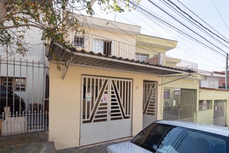 Casa para alugar com 110m², 2 quartos e 1 vaga Casa para alugar com 110m², 2 quartos e 1 vagaFachada