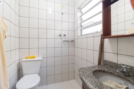 Casa para alugar com 110m², 2 quartos e 1 vaga Casa para alugar com 110m², 2 quartos e 1 vagaBanheiro da Suíte 2