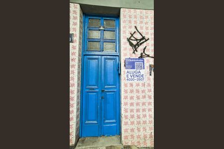Apartamento para alugar com 58m², 2 quartos e sem vagaEntrada do Prédio Adesivo 