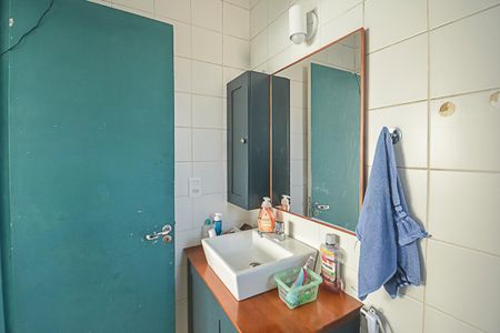 Casa de condomínio à venda com 200m², 3 quartos e 2 vagasBanheiro