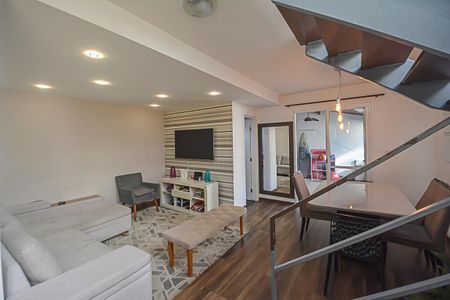 Sala de casa de condomínio à venda com 3 quartos, 200m² em Vila Sao Leopoldo, São Bernardo do Campo