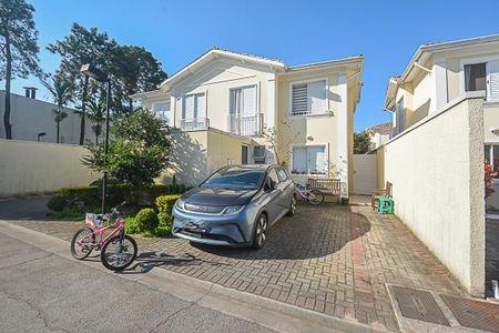 Casa de condomínio à venda com 200m², 3 quartos e 2 vagasFachada