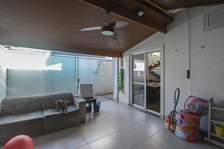 Casa de condomínio à venda com 200m², 3 quartos e 2 vagasVaranda gourmet