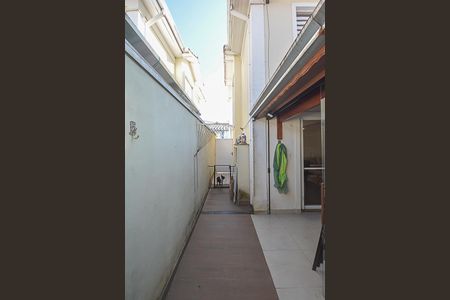 Casa de condomínio à venda com 200m², 3 quartos e 2 vagasQuintal