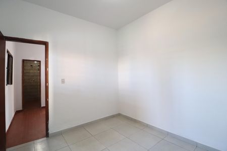 Casa para alugar com 100m², 2 quartos e 2 vagasQuarto 2