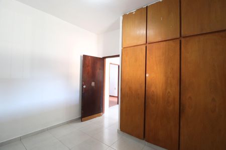 Quarto 1 de casa para alugar com 2 quartos, 100m² em Brasil, Uberlândia