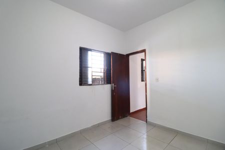 Casa para alugar com 100m², 2 quartos e 2 vagasQuarto 2