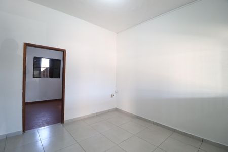 Casa para alugar com 100m², 2 quartos e 2 vagasSala