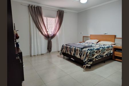 Casa para alugar com 250m², 3 quartos e 2 vagasQuarto