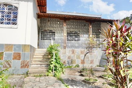 Casa para alugar com 100m², 2 quartos e 2 vagas Casa para alugar com 100m², 2 quartos e 2 vagasFachada da Casa