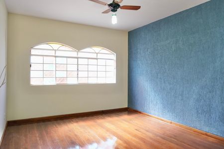 Casa para alugar com 100m², 2 quartos e 2 vagas Casa para alugar com 100m², 2 quartos e 2 vagasSala