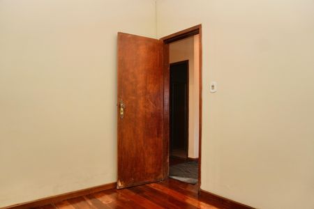 Casa para alugar com 100m², 2 quartos e 2 vagas Casa para alugar com 100m², 2 quartos e 2 vagasQuarto 1