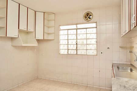Casa para alugar com 100m², 2 quartos e 2 vagas Casa para alugar com 100m², 2 quartos e 2 vagasCozinha