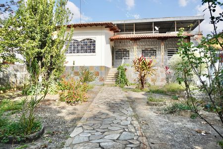 Casa para alugar com 100m², 2 quartos e 2 vagas Casa para alugar com 100m², 2 quartos e 2 vagasFachada da casa