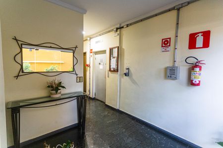 Apartamento para alugar com 83m², 2 quartos e 1 vaga Apartamento para alugar com 83m², 2 quartos e 1 vagaHall de entrada