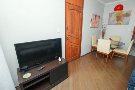 Apartamento para alugar com 60m², 2 quartos e 2 vagasSala