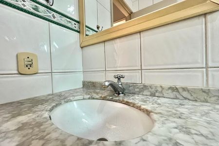 Apartamento à venda com 80m², 2 quartos e sem vaga Apartamento à venda com 80m², 2 quartos e sem vagaBanheiro