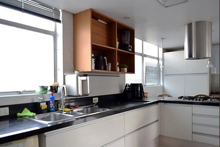 Apartamento para alugar com 185m², 3 quartos e 1 vagaCozinha
