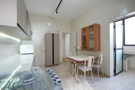 Apartamento à venda com 100m², 2 quartos e sem vagaCozinha