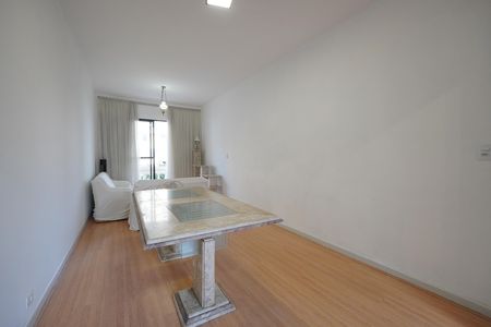 Apartamento à venda com 100m², 2 quartos e sem vagaSala